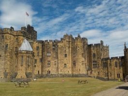 Vẻ đẹp của lâu đài Hogwarts Anh nổi tiếng trong bộ phim Harry Potter